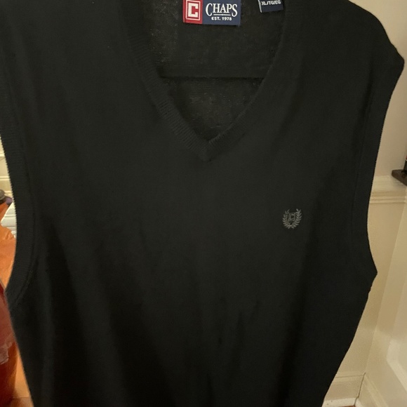 Men’s Chaps Black Sweater Vest size X Large EXCELLENT CONDITION - Picture 2 of 7